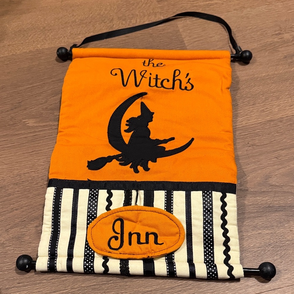 Halloween Witch Wall / Door Hanging Flips to Inn / Out
